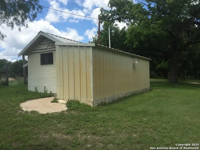 600 S 6th St Junction, TX 76849