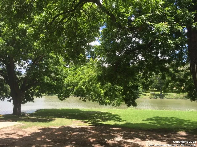 600 S 6th St Junction, TX 76849