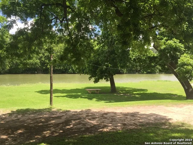 600 S 6th St Junction, TX 76849