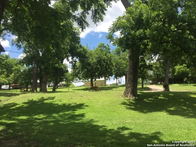 600 S 6th St Junction, TX 76849