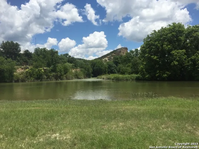 600 S 6th St Junction, TX 76849
