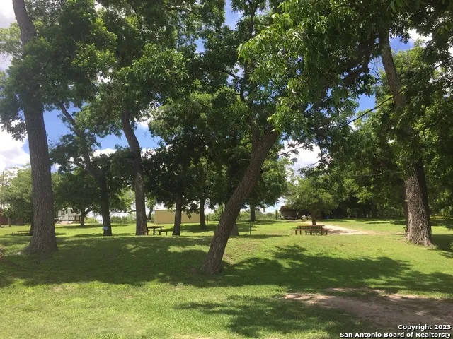 600 S 6th St Junction, TX 76849
