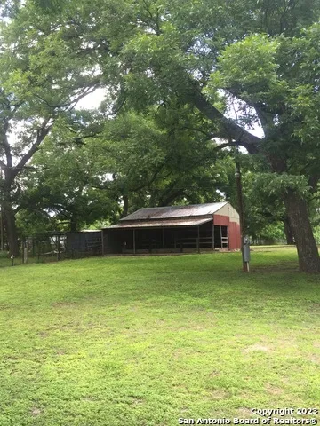 600 S 6th St Junction, TX 76849
