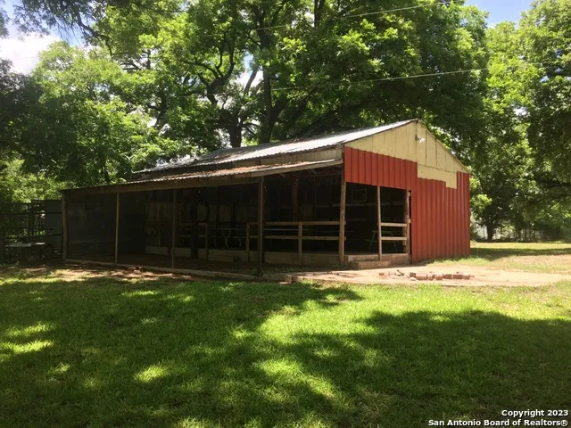 600 S 6th St Junction, TX 76849