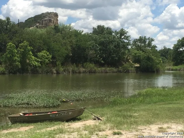 600 S 6th St Junction, TX 76849