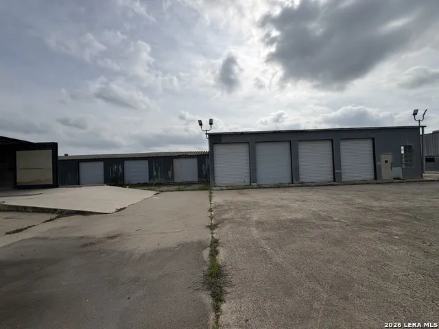 1500 Simmons Ave Jourdanton, TX 78026