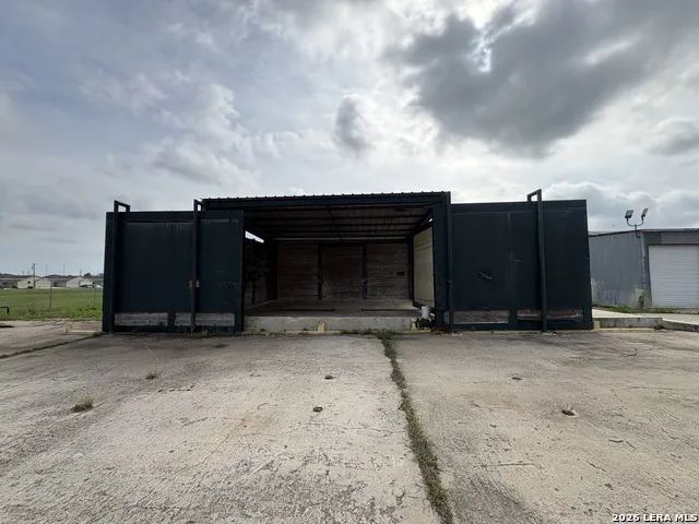 1500 Simmons Ave Jourdanton, TX 78026