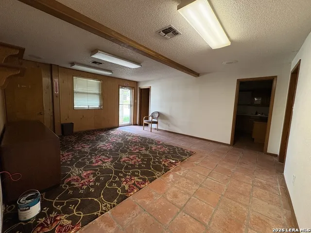1500 Simmons Ave Jourdanton, TX 78026