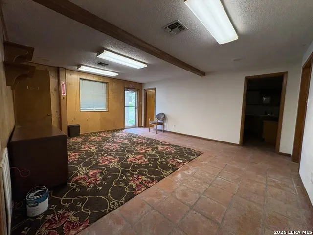 1500 Simmons Ave Jourdanton, TX 78026
