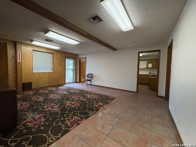1500 Simmons Ave Jourdanton, TX 78026