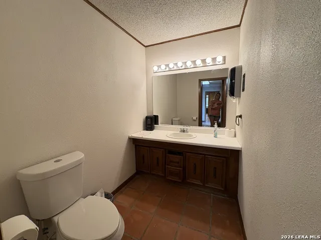 1500 Simmons Ave Jourdanton, TX 78026