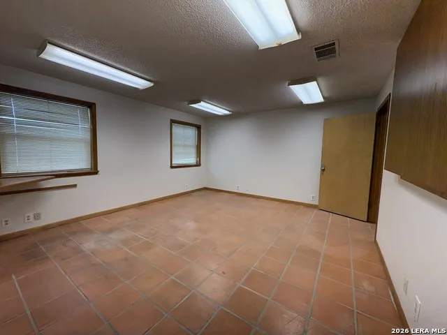 1500 Simmons Ave Jourdanton, TX 78026