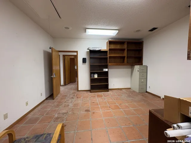 1500 Simmons Ave Jourdanton, TX 78026