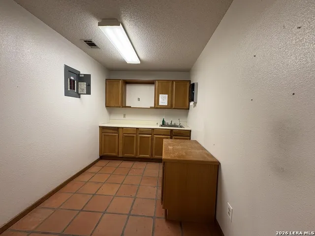 1500 Simmons Ave Jourdanton, TX 78026