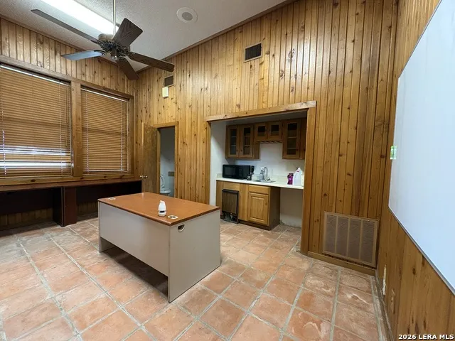 1500 Simmons Ave Jourdanton, TX 78026