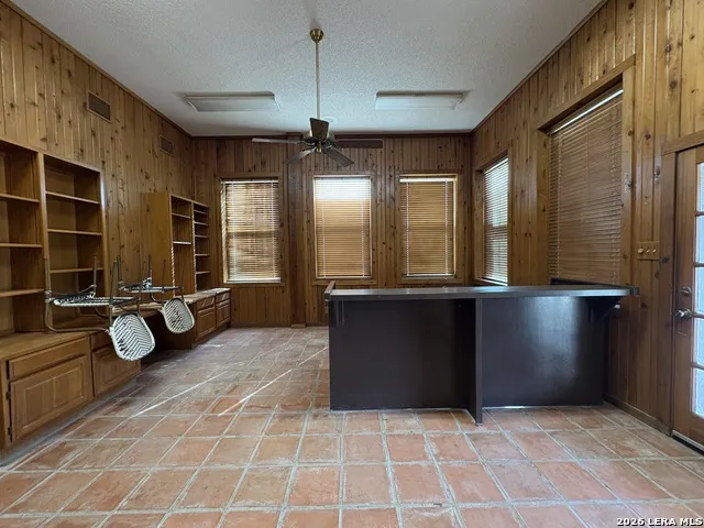 1500 Simmons Ave Jourdanton, TX 78026