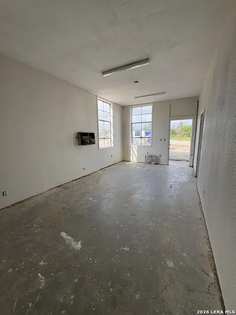 1500 Simmons Ave Jourdanton, TX 78026