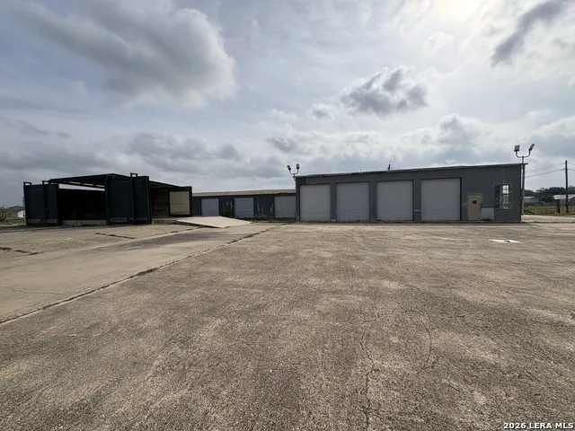 1500 Simmons Ave Jourdanton, TX 78026