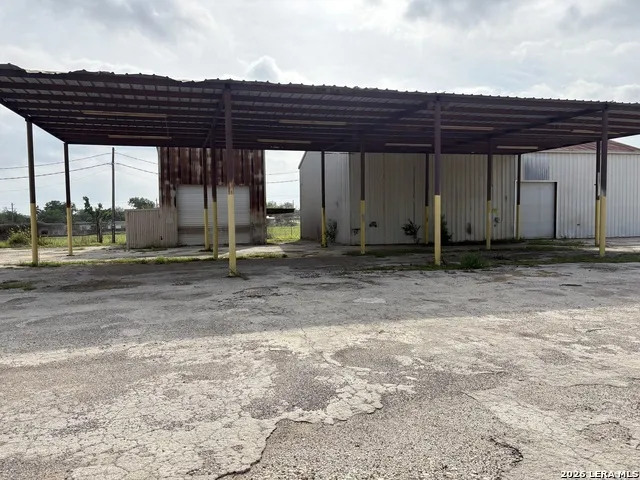 1500 Simmons Ave Jourdanton, TX 78026