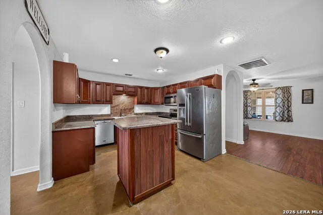 4044 W Fm 476 Poteet, TX 78065