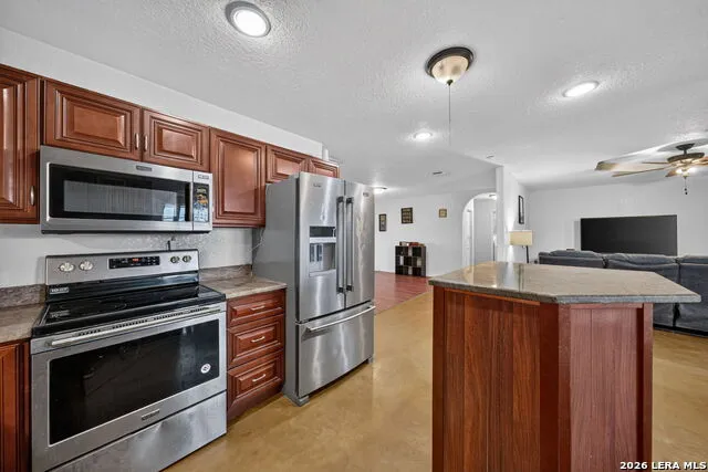 4044 W Fm 476 Poteet, TX 78065