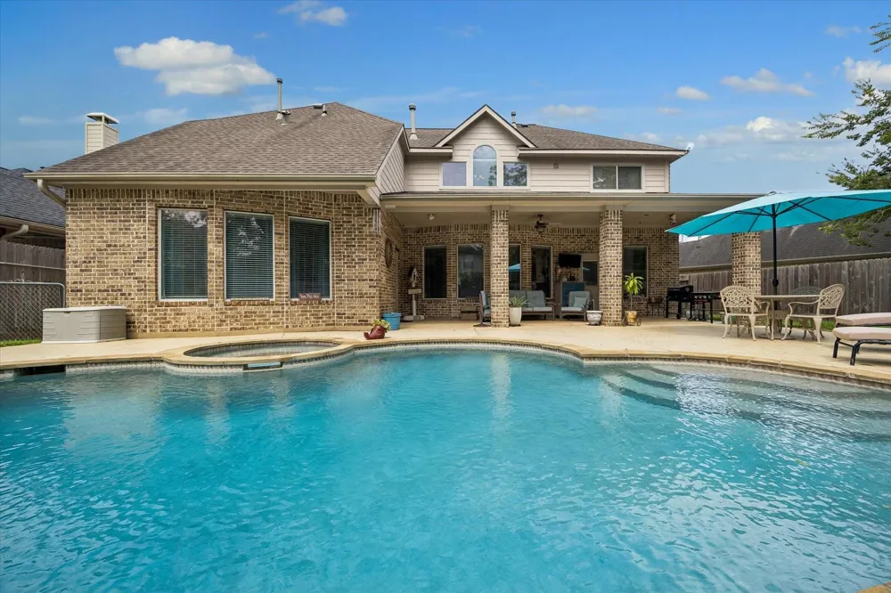 8824 Snowy Owl Loop Missouri City, TX 77459
