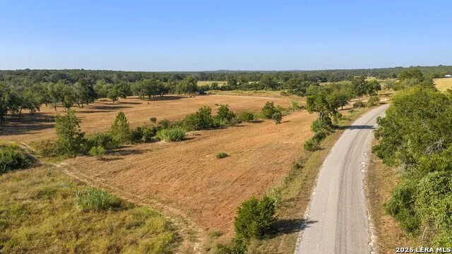 440 CHIMNEY VALLEY DR Blanco, TX 78606