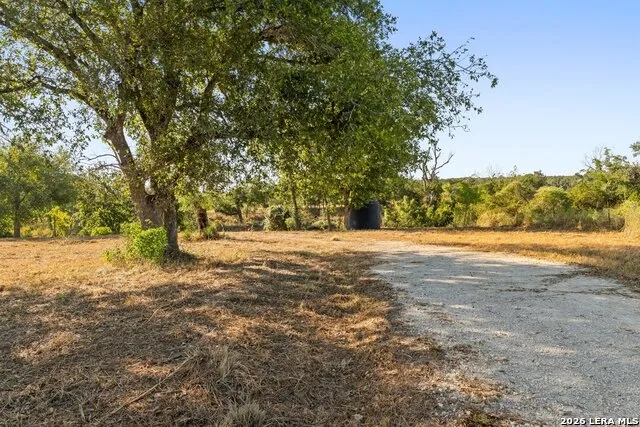 440 CHIMNEY VALLEY DR Blanco, TX 78606