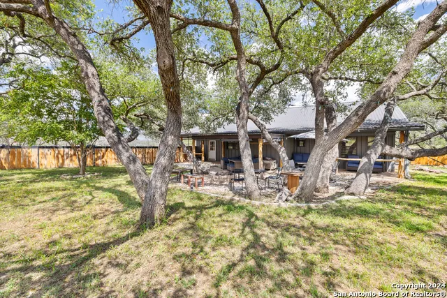 2631 us highway 281 Johnson City, TX 78636