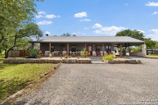 2631 us highway 281 Johnson City, TX 78636