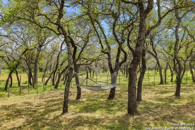 2631 us highway 281 Johnson City, TX 78636