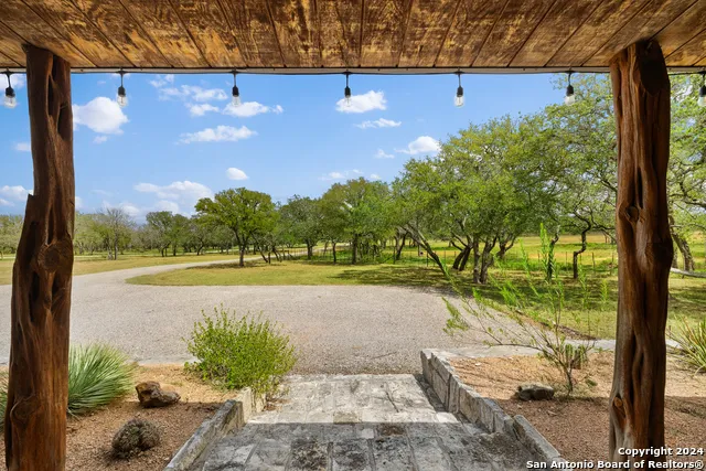 2631 us highway 281 Johnson City, TX 78636
