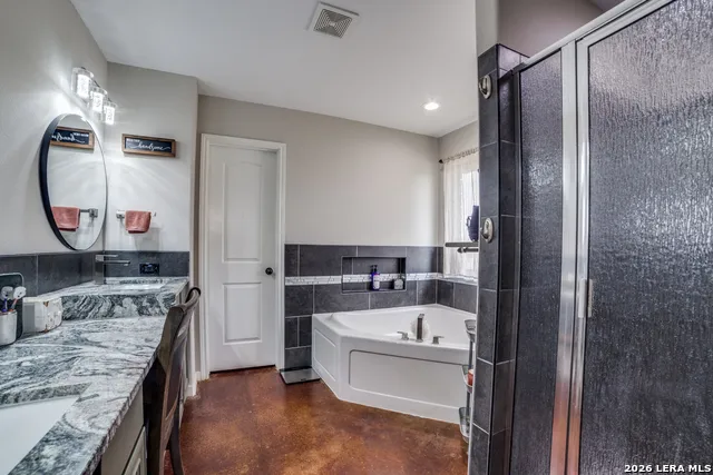2259 County Road 325 Sabinal, TX 78881