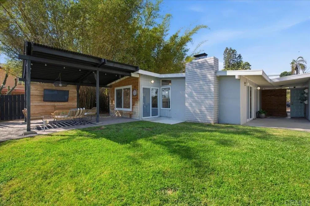 134 Santa Clara Drive Vista, CA 92083