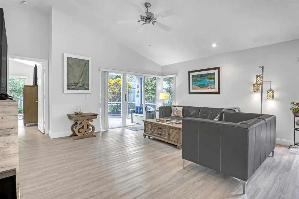 24 ADMIRALS COURT Palm Beach Gardens, FL 33418