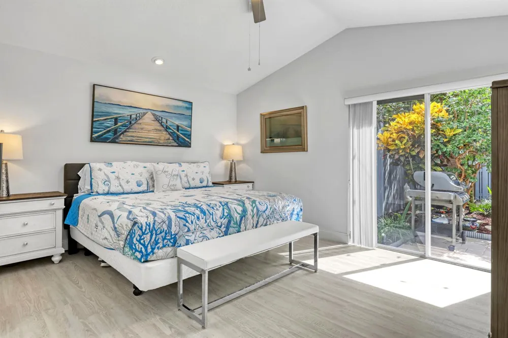 24 ADMIRALS COURT Palm Beach Gardens, FL 33418