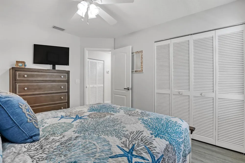 24 ADMIRALS COURT Palm Beach Gardens, FL 33418