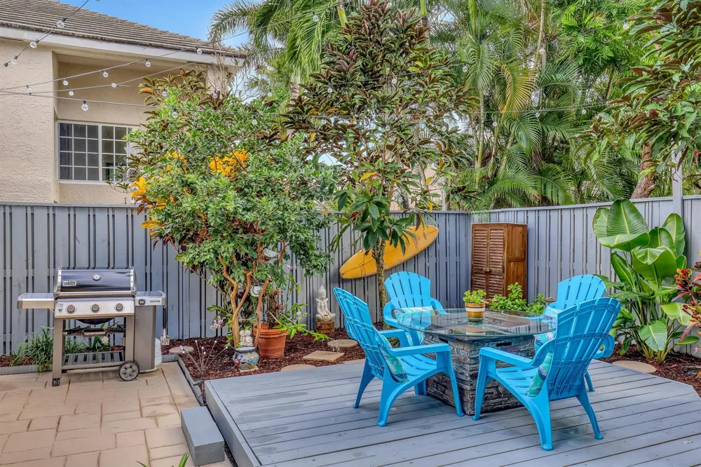 24 ADMIRALS COURT Palm Beach Gardens, FL 33418