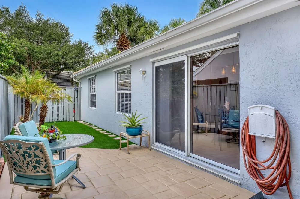 24 ADMIRALS COURT Palm Beach Gardens, FL 33418