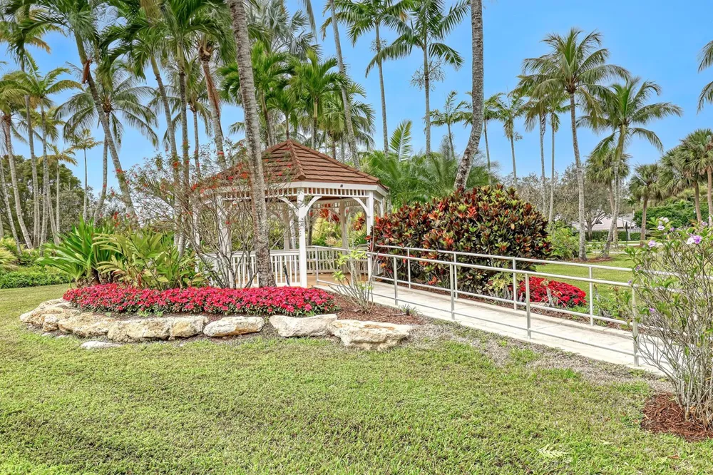 24 ADMIRALS COURT Palm Beach Gardens, FL 33418