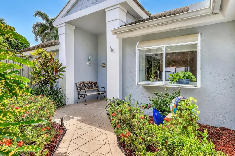 24 ADMIRALS COURT Palm Beach Gardens, FL 33418