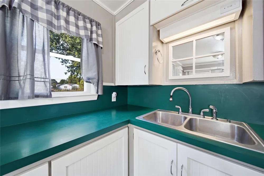 307 W 44th Street Sand Springs, OK 74063