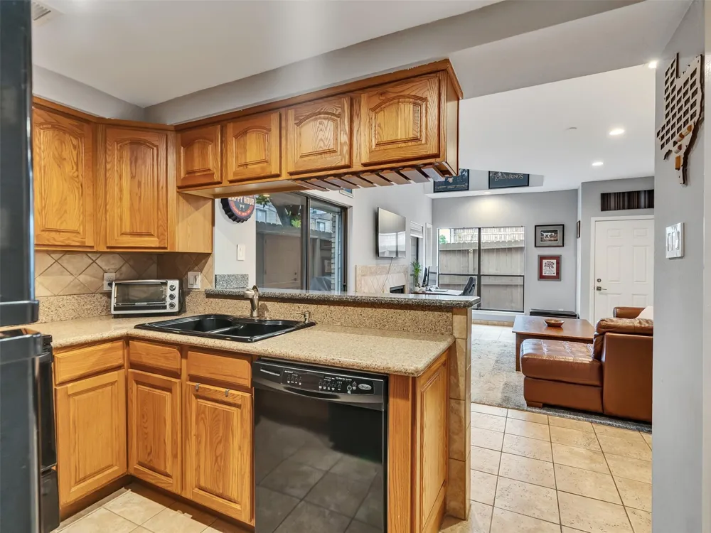 1829 Augusta Drive #10 Houston, TX 77057