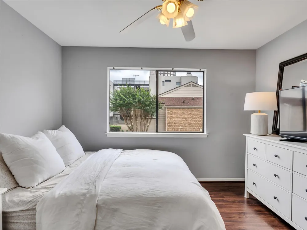 1829 Augusta Drive #10 Houston, TX 77057