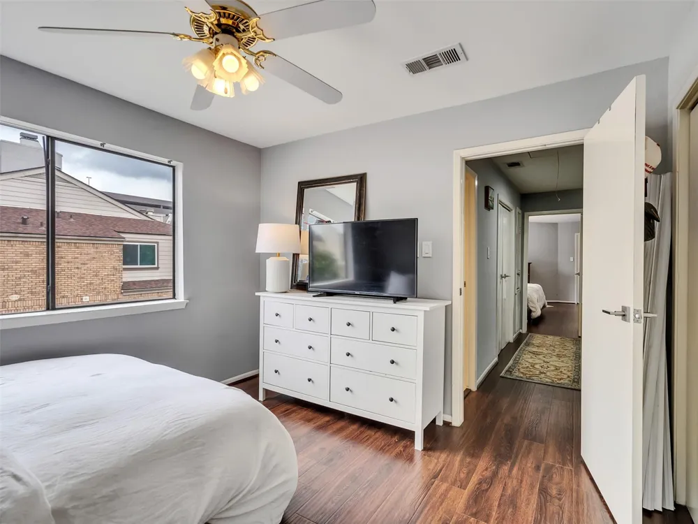 1829 Augusta Drive #10 Houston, TX 77057