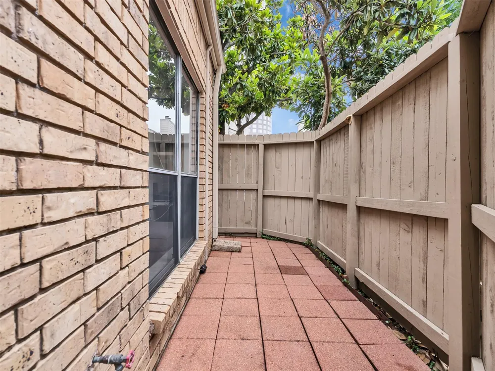 1829 Augusta Drive #10 Houston, TX 77057