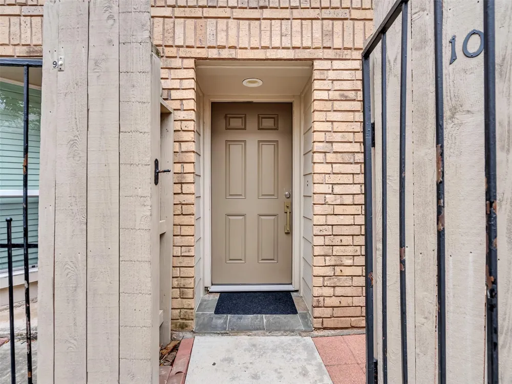 1829 Augusta Drive #10 Houston, TX 77057
