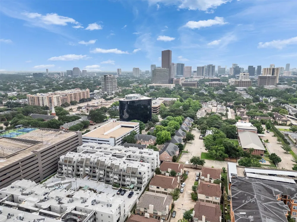 1829 Augusta Drive #10 Houston, TX 77057