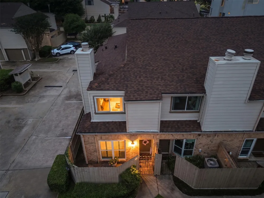 1829 Augusta Drive #10 Houston, TX 77057