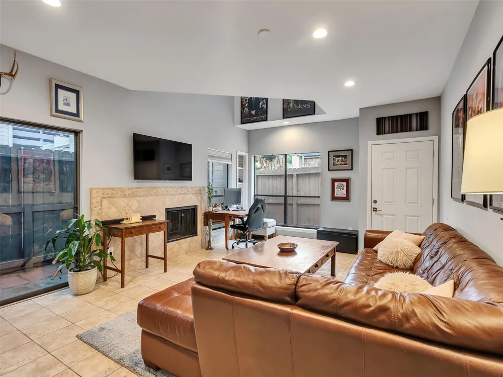 1829 Augusta Drive #10 Houston, TX 77057